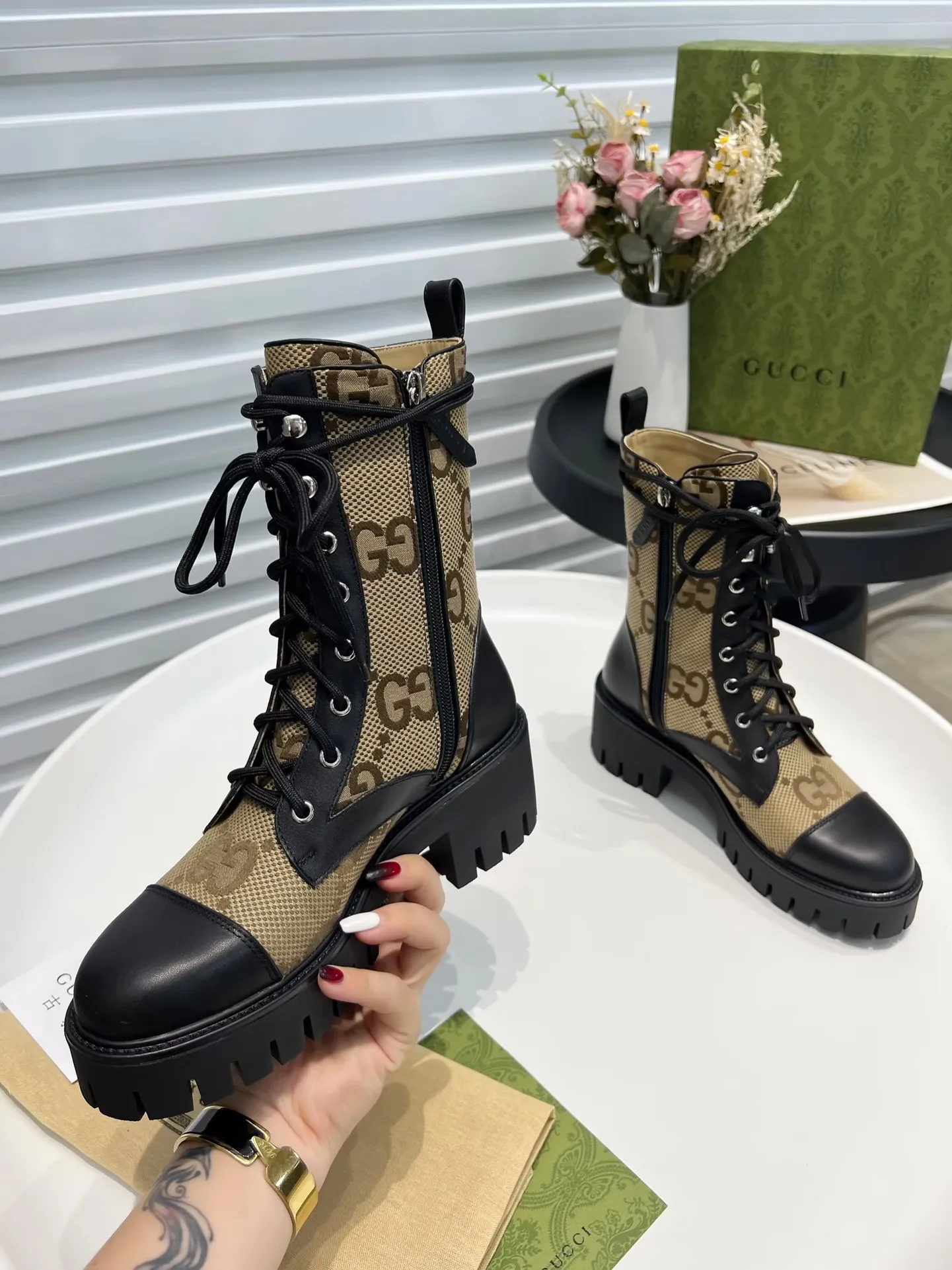 👟👟Ex-factory price 640👟👟Official website 1:1 available in glossy and matte. Autumn and winter GUCCI double G electric embroidery version lace-up 8-inch boots✅ Full oil edges, full of high-end feel [strong] The side zipper is super convenient to put on and take off, unique and unique, and the brand's distinctive style.  Fabric: cowhide➕open edge beads Inner/foot pads: high-end cowhide 🐂 TPU outsole Heel height 6cm Color: brown, black, white Number of yards: 35-41 Packing: Comes with card, cloth bag.